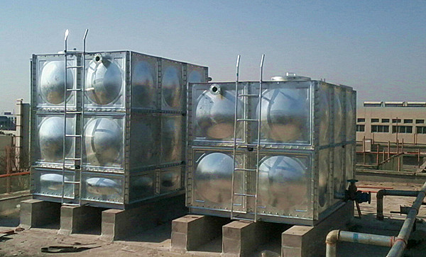 Galvanized water tank