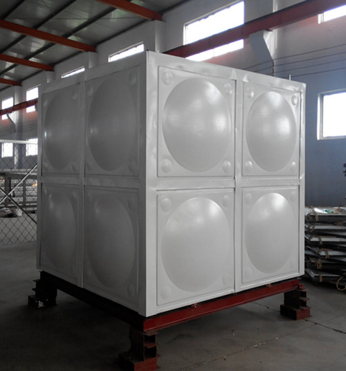 Thermal insulation water tank